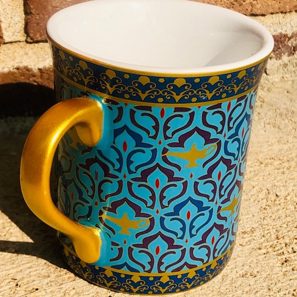 Disney's Aladdin Coffee Mug - Picture 2 of 3